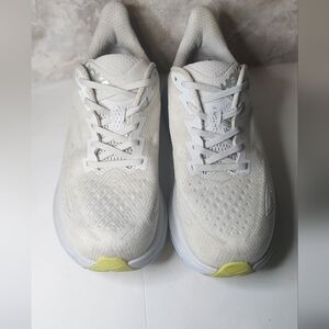 Womens HOKA Clifton 9 SIZE 8.5